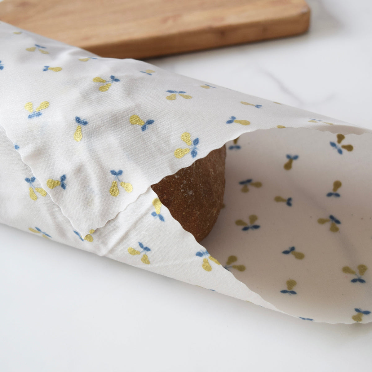 Lou-bees Gold Metallic Pears Large Reusable Food Wrap