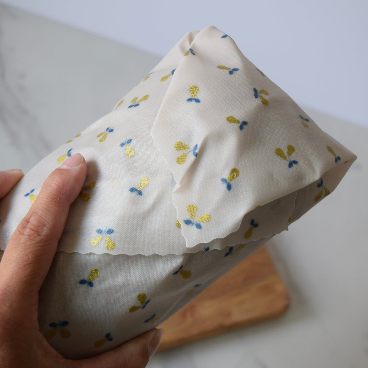 Lou-bees Gold Metallic Pears Large Reusable Food Wrap