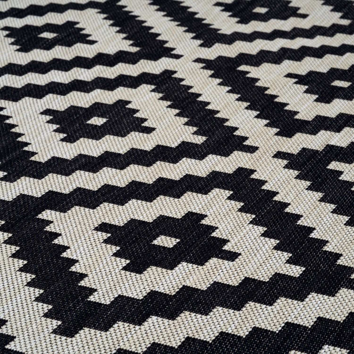 The Rugs Ecology Outdoor Rug Black | 100bl
