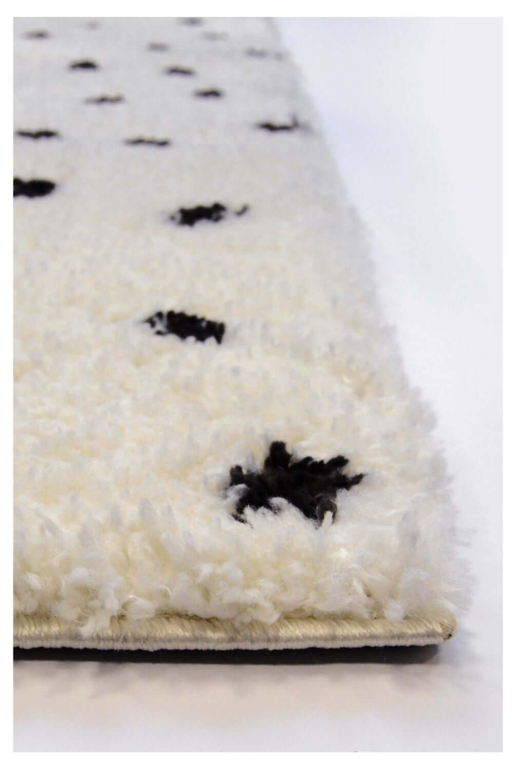 The Rugs Snug Spotty Shaggy Rug R467A