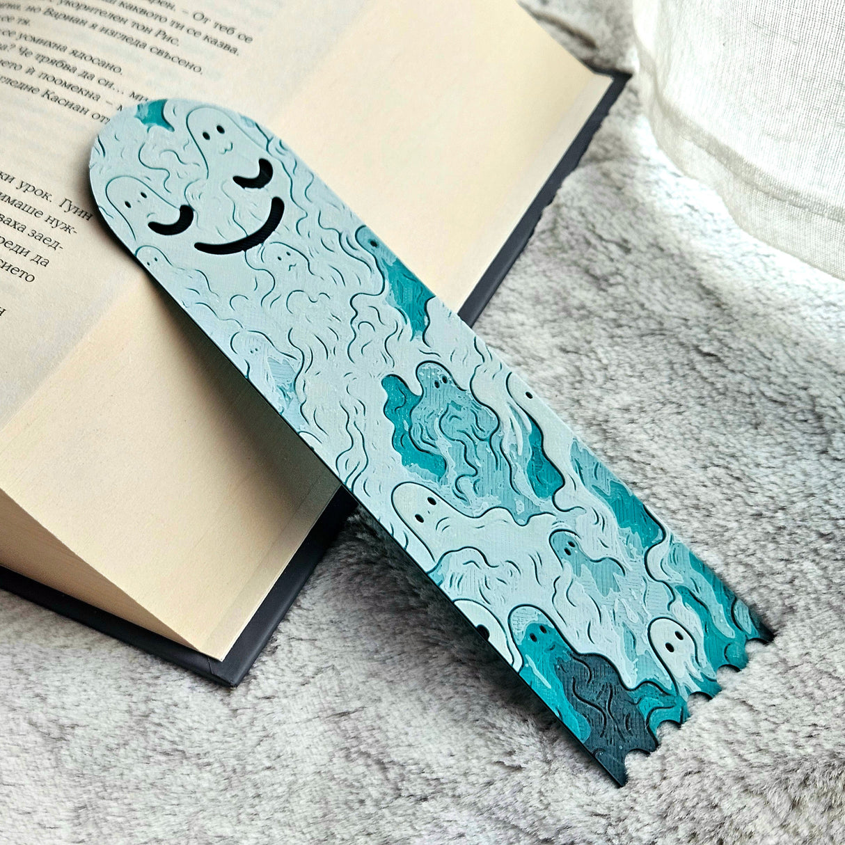 Filamora Studios Ghostly Glow Bookmark