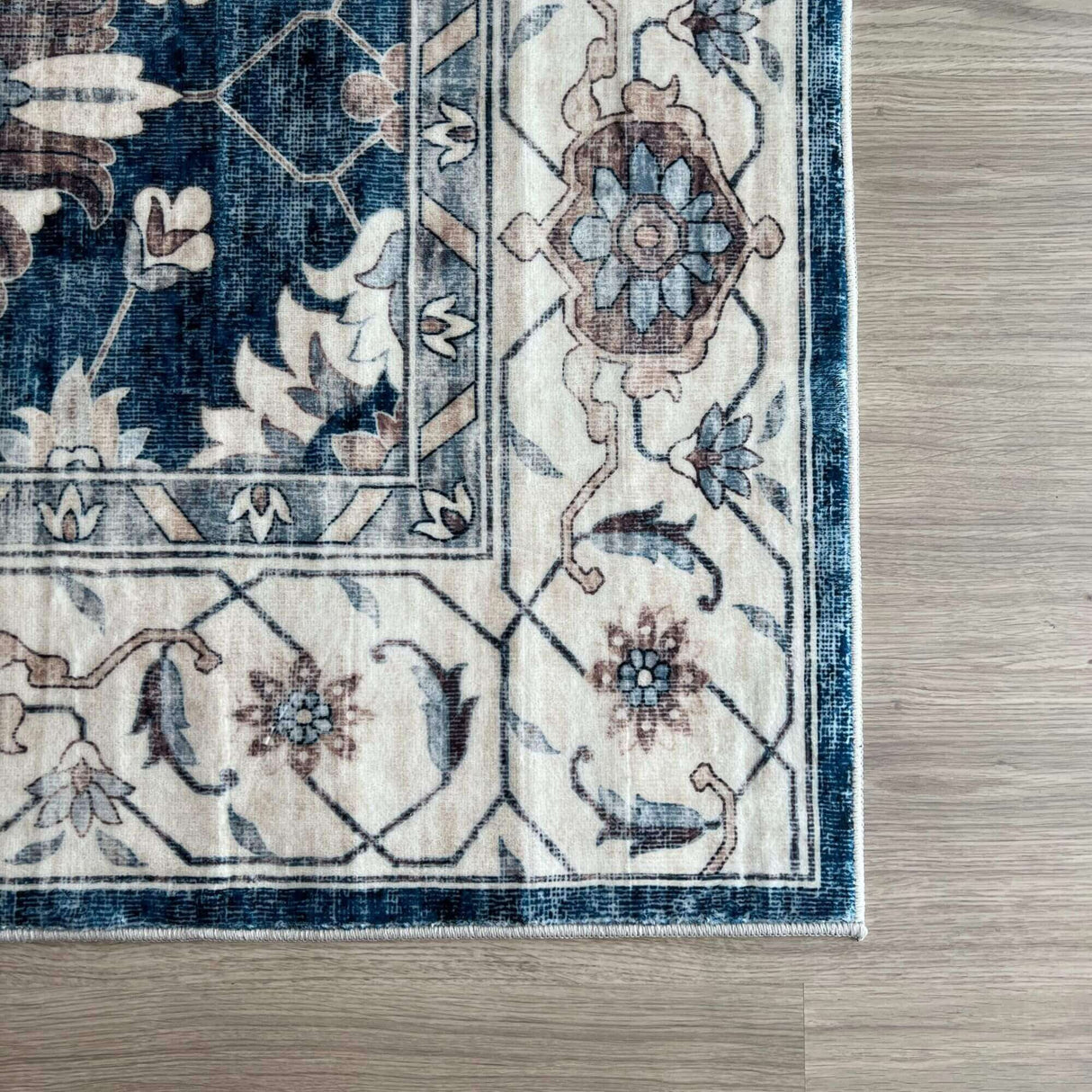 The Rugs Jurdar Vintage Washable Rug