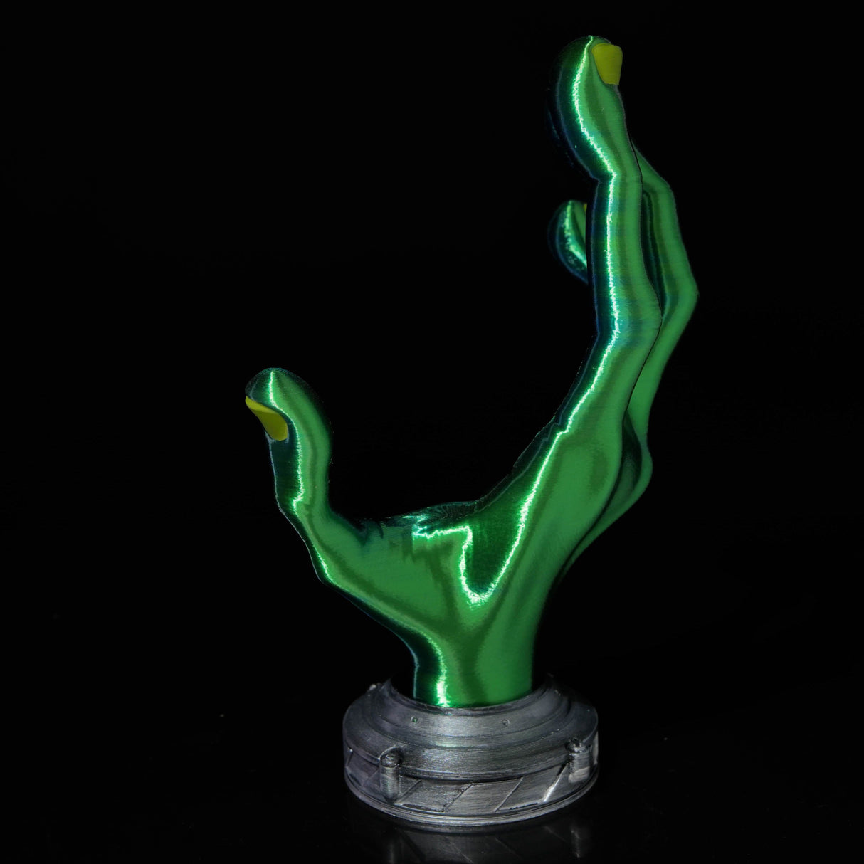 Filamora Studios Alien Hand Controller Holder Sci-Fi Gaming Stand
