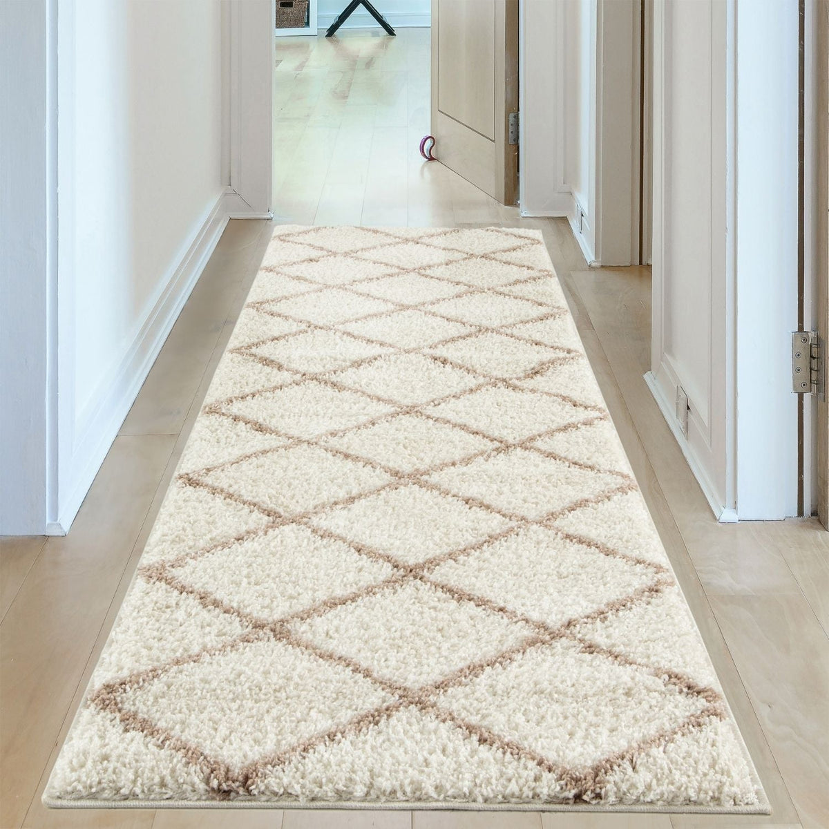 Moroccan Ivory Shaggy Rug 530 by The Rugs