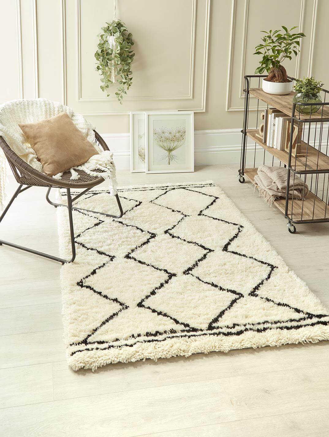 The Rugs Berber Cream Black Wool Shaggy Rug