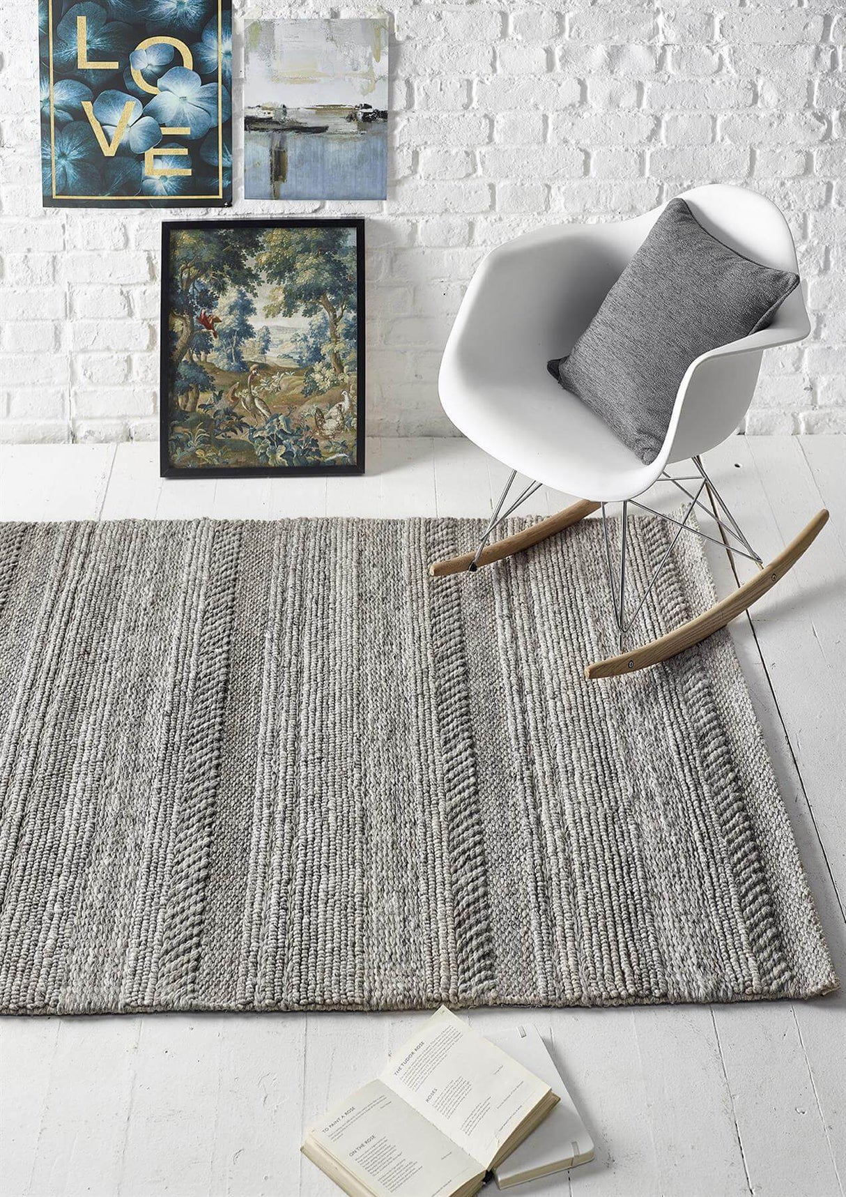 Chunky Natural Grey Knitted Rug – Handwoven Wool Texture