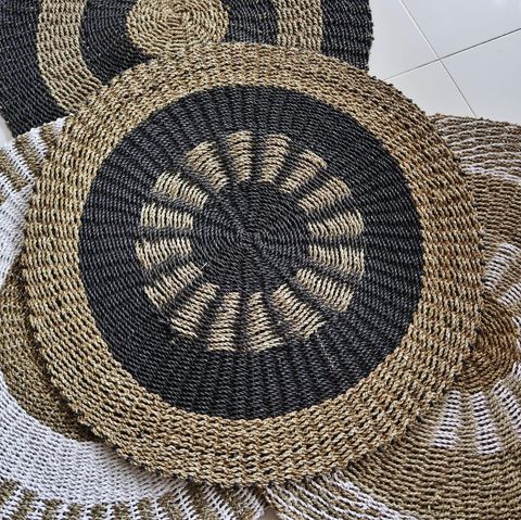 The Rugs Round Seagrass Black Tan Inner Sun Rug - 1m