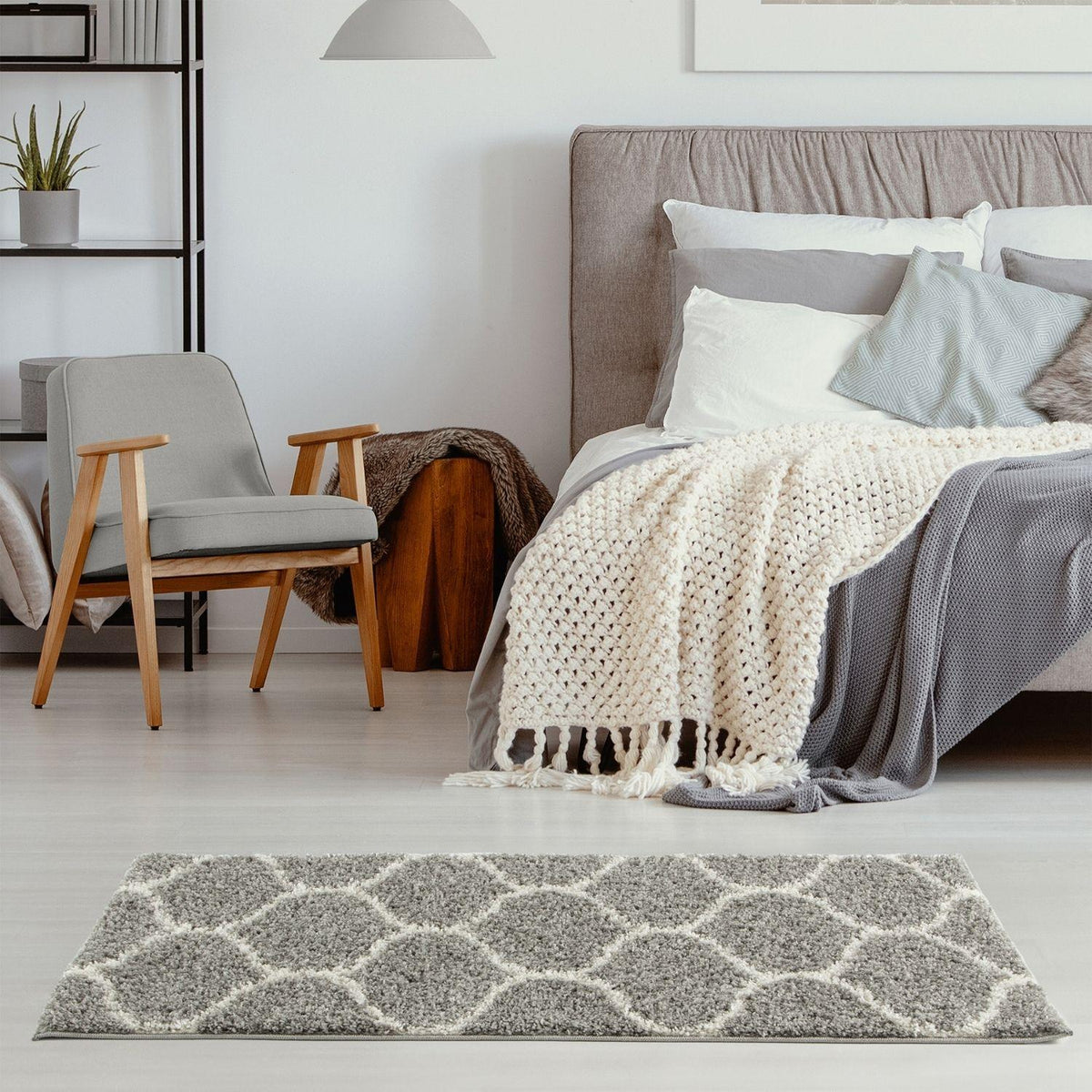 Moroccan Grey Shaggy Rug 610 by The Rugs