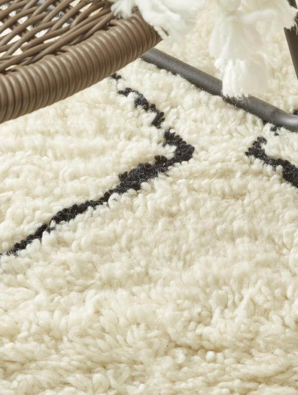 The Rugs Berber Cream Black Wool Shaggy Rug