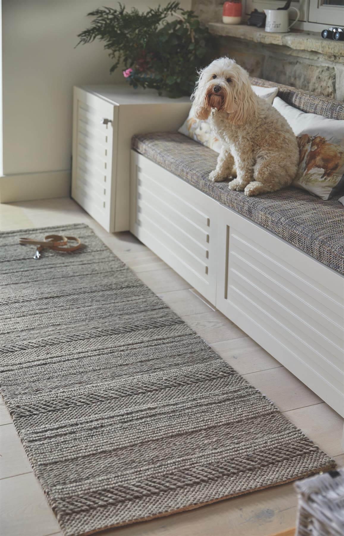 Chunky Natural Grey Knitted Rug – Handwoven Wool Texture