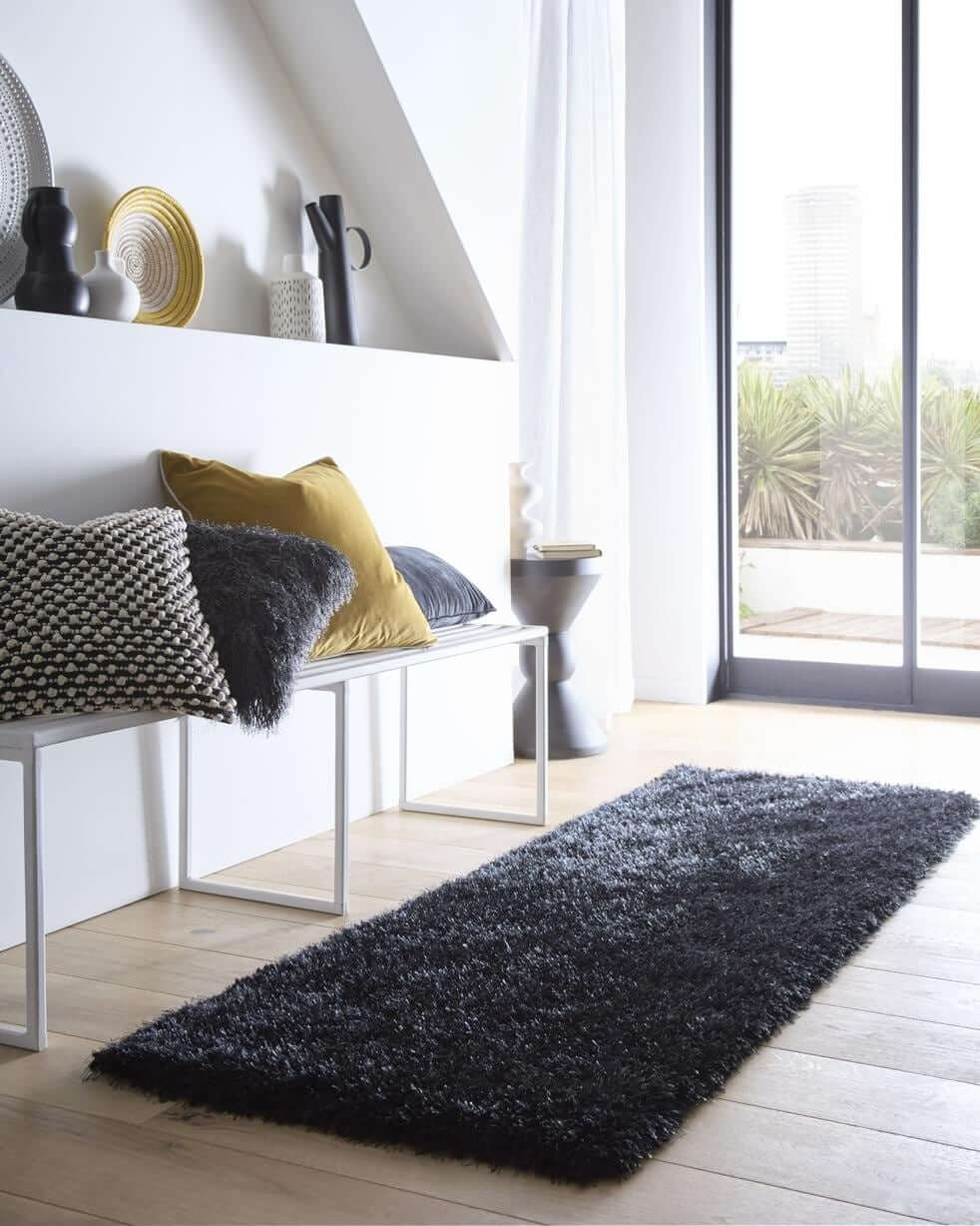 Chicago Black Shaggy Rug by The Rugs