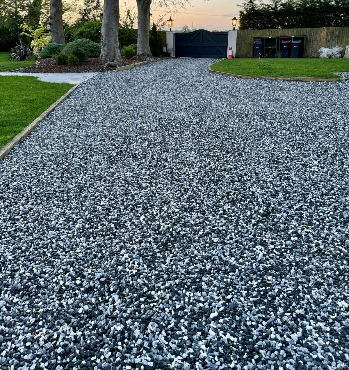 Dandy's Black Ice Gravel Chippings