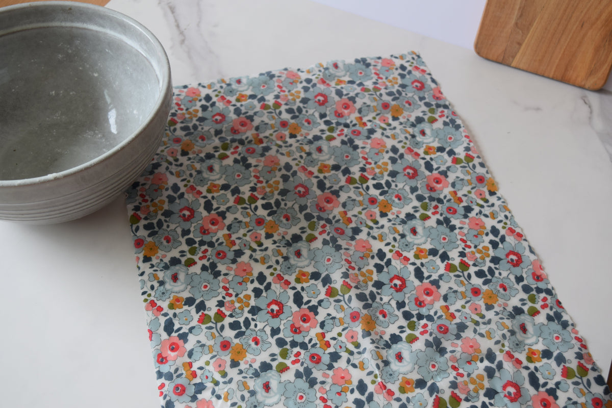 Lou-bees Lightweight Large Liberty Beeswax Wrap - 17”x13”