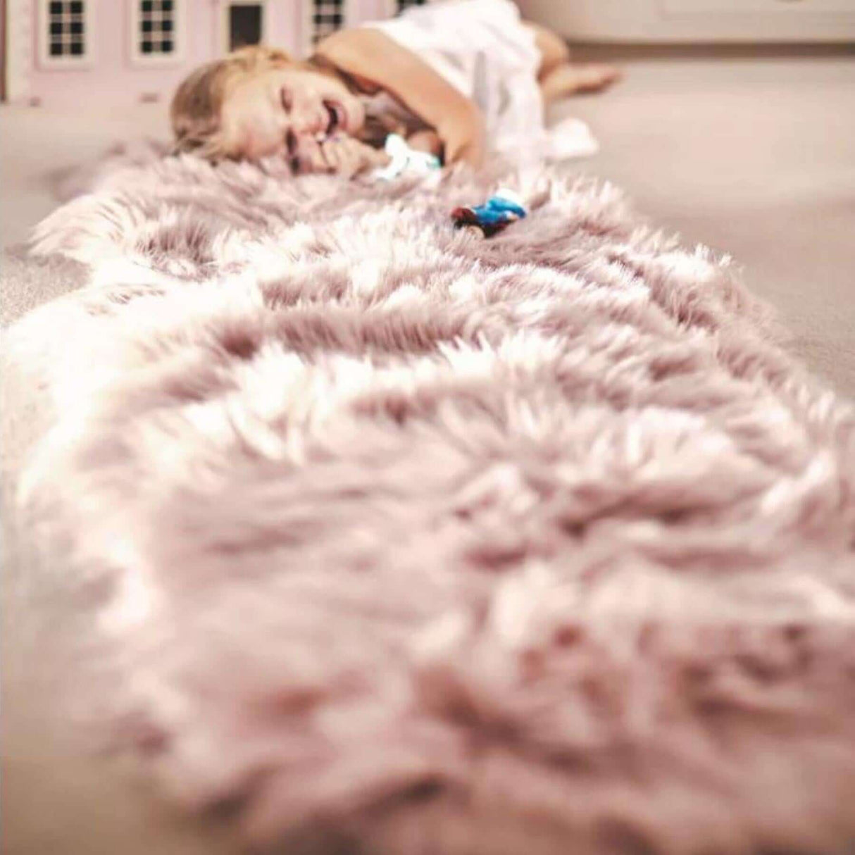 The Rugs Genuine Rose Sheepskin Faux Fur Rug