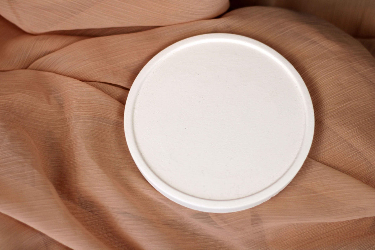 Gloria Home White Concrete Round Item Holder