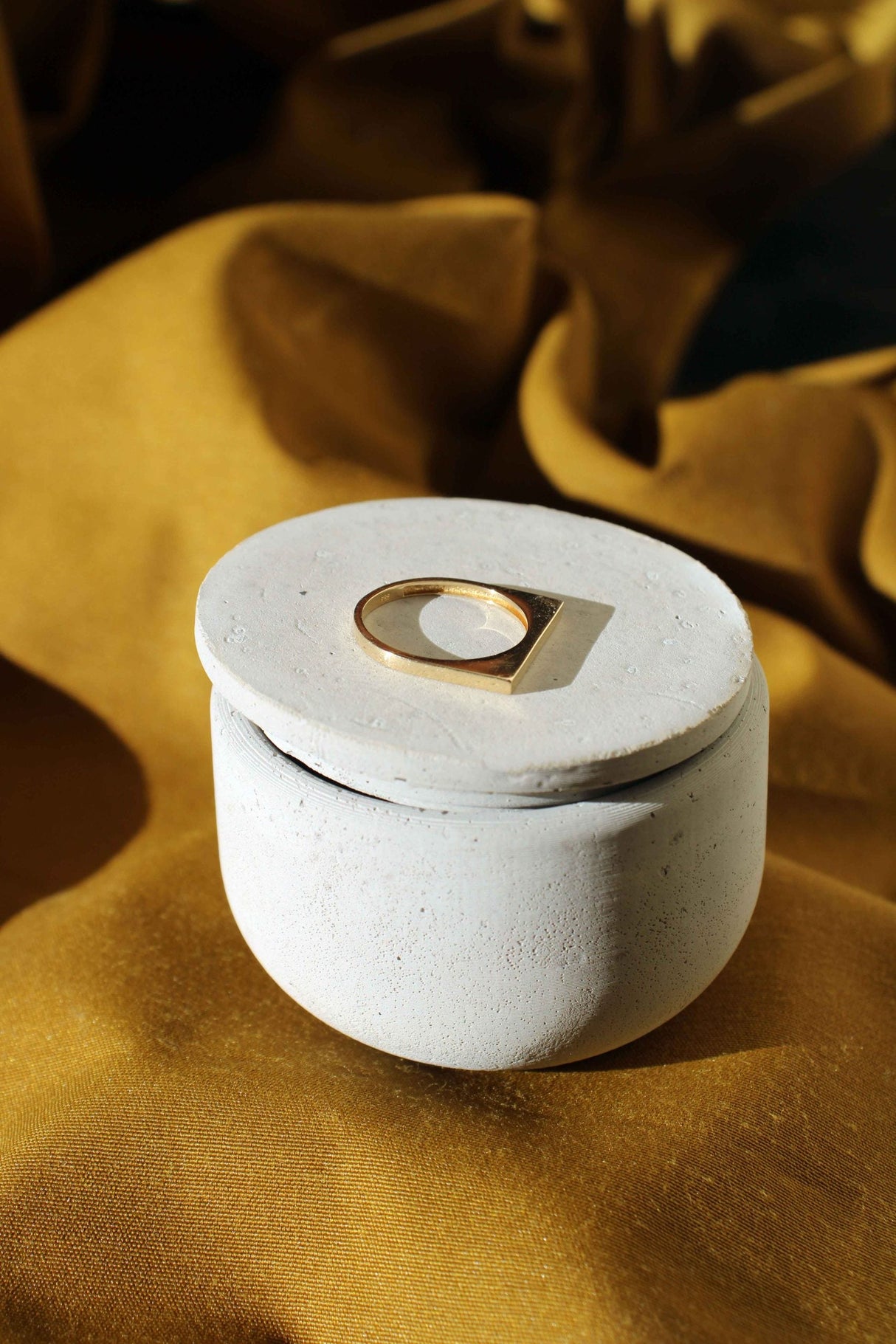 Gloria Home Concrete Big Jewellery Holder & Tealight
