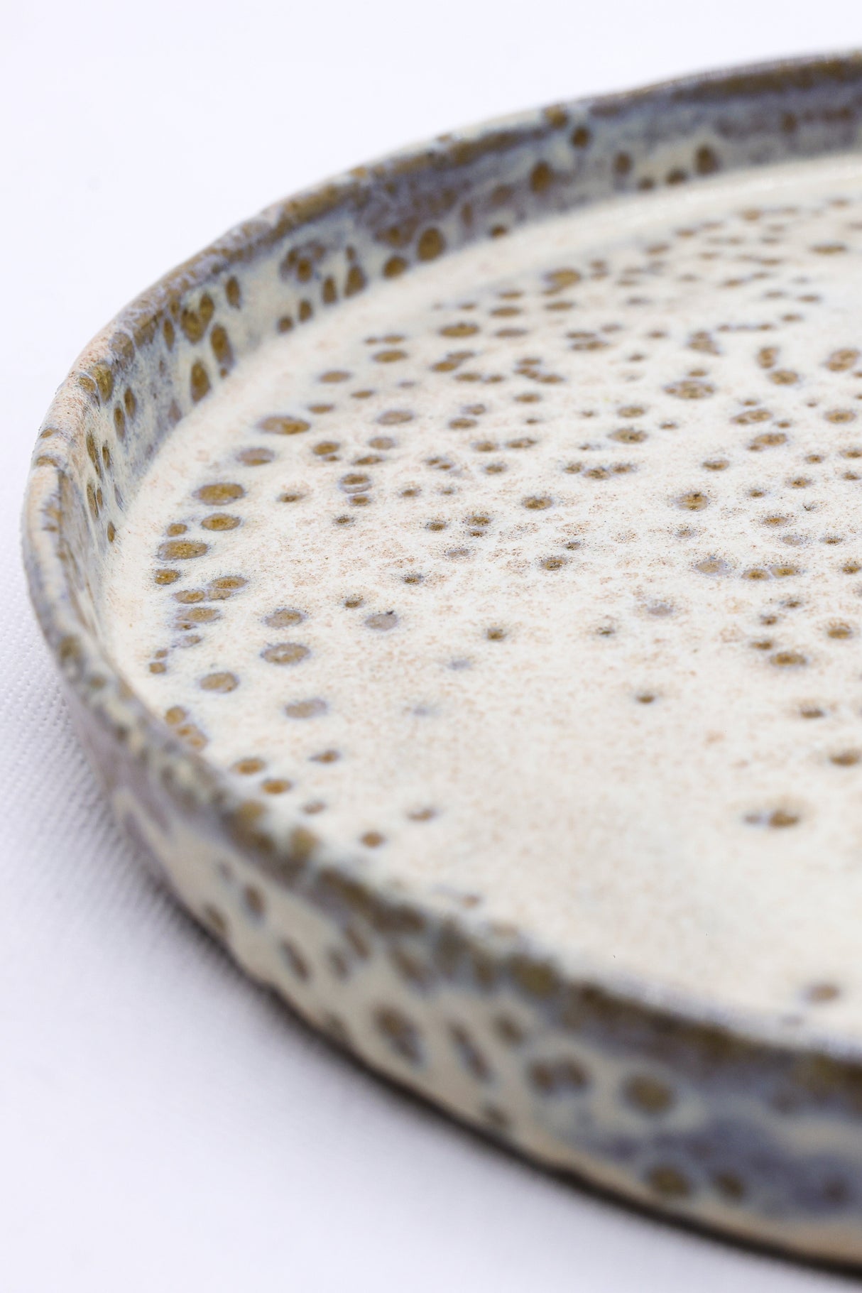 Saltfoam Stoneware Handmade Ceramic Dinner Plate - 23cm
