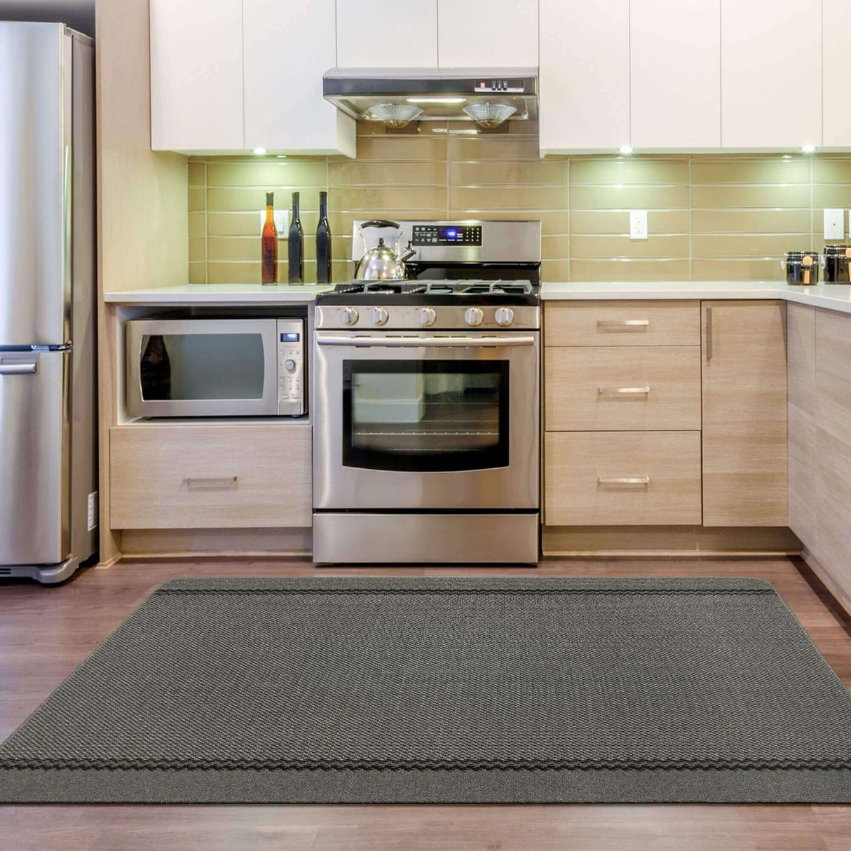 Washable Bordered Dark Grey Rug 116D | The Rugs