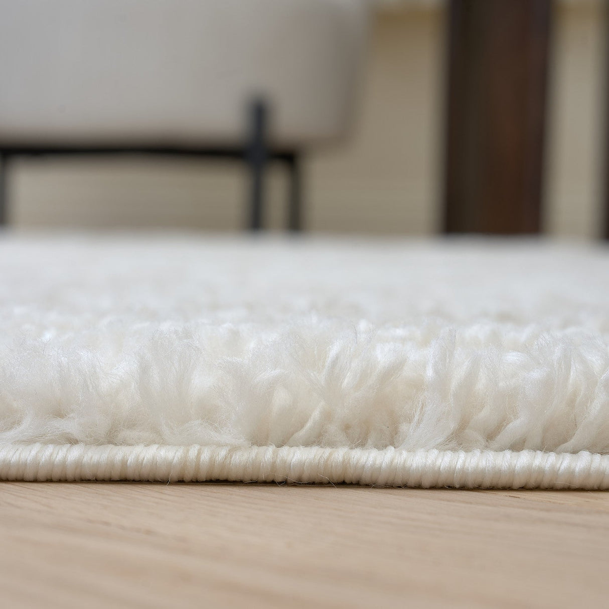 The Rugs Moodi Shaggy Light Beige Nomari Rug