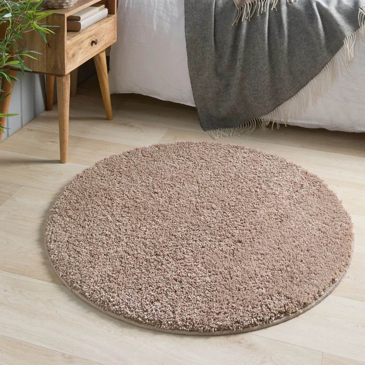 Washable Nude Pink Shaggy Rug - 100% polypropylene