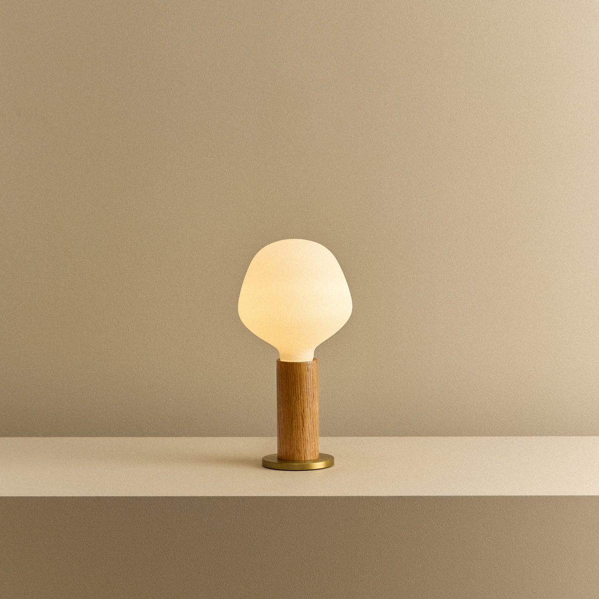 Tala Knuckle Table Lamp in Oak with Enno Bulb