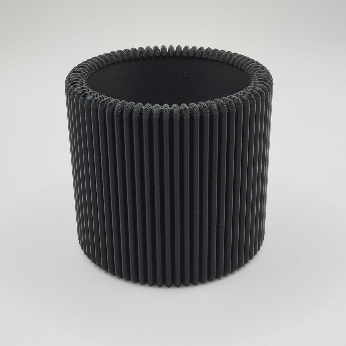 Filamora Studios Modern Ribbed Pencil Holder