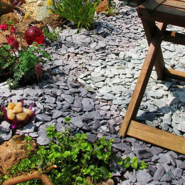 Dandy’s Welsh Blue Plum Crushed Slate Chippings - 40mm