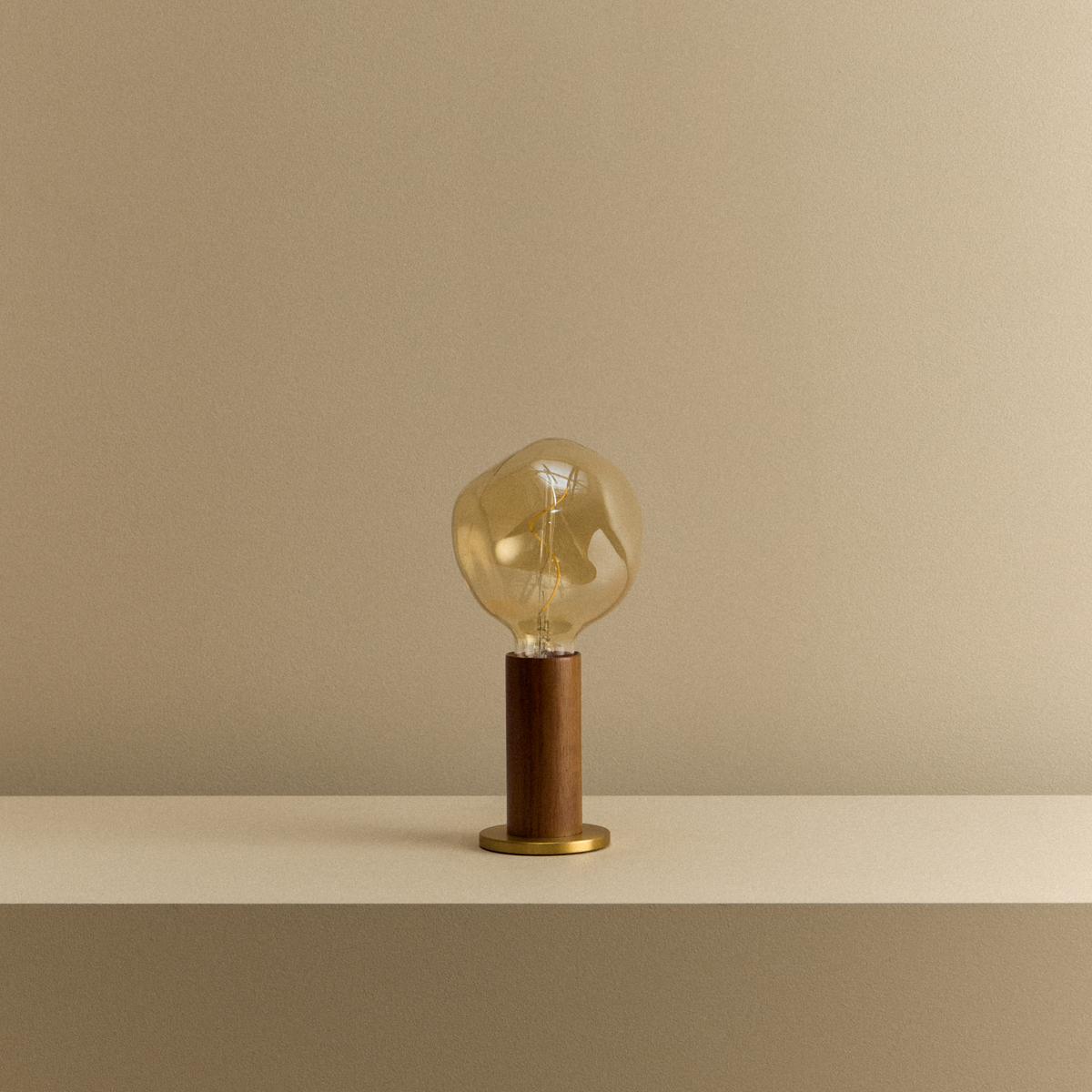 Tala Knuckle Table Lamp Walnut + Voronoi I