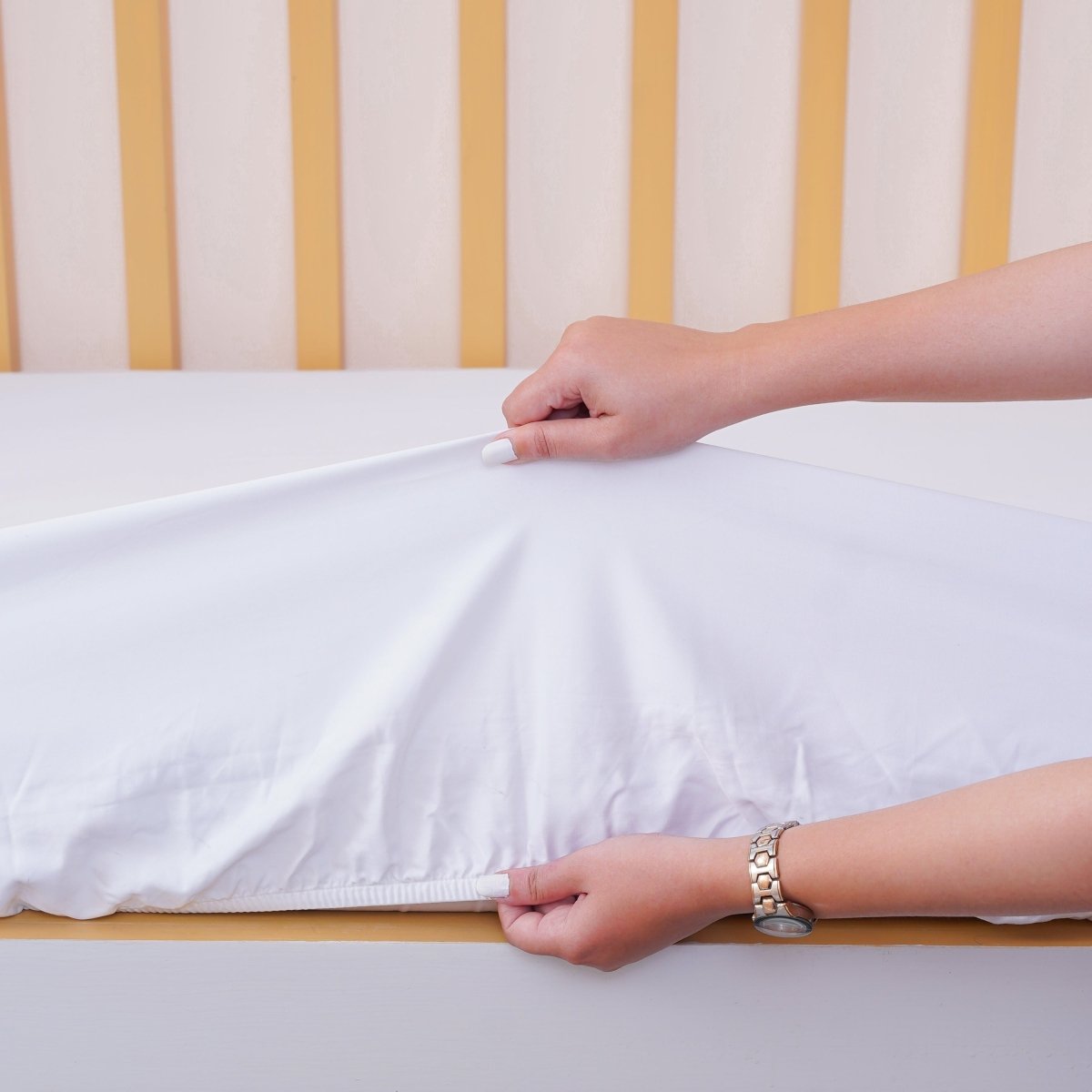 SHEET STORY Ackly Bamboo White Cot Bed Size Fitted Sheet – 400TC