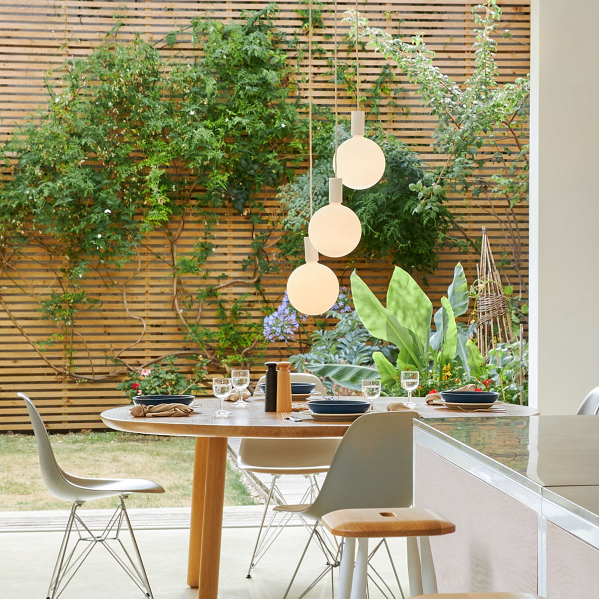 Tala Alumina Triple Pendant with Sphere V