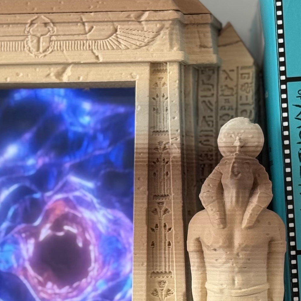 Filamora Studios Mysterious Portal Phone Holder