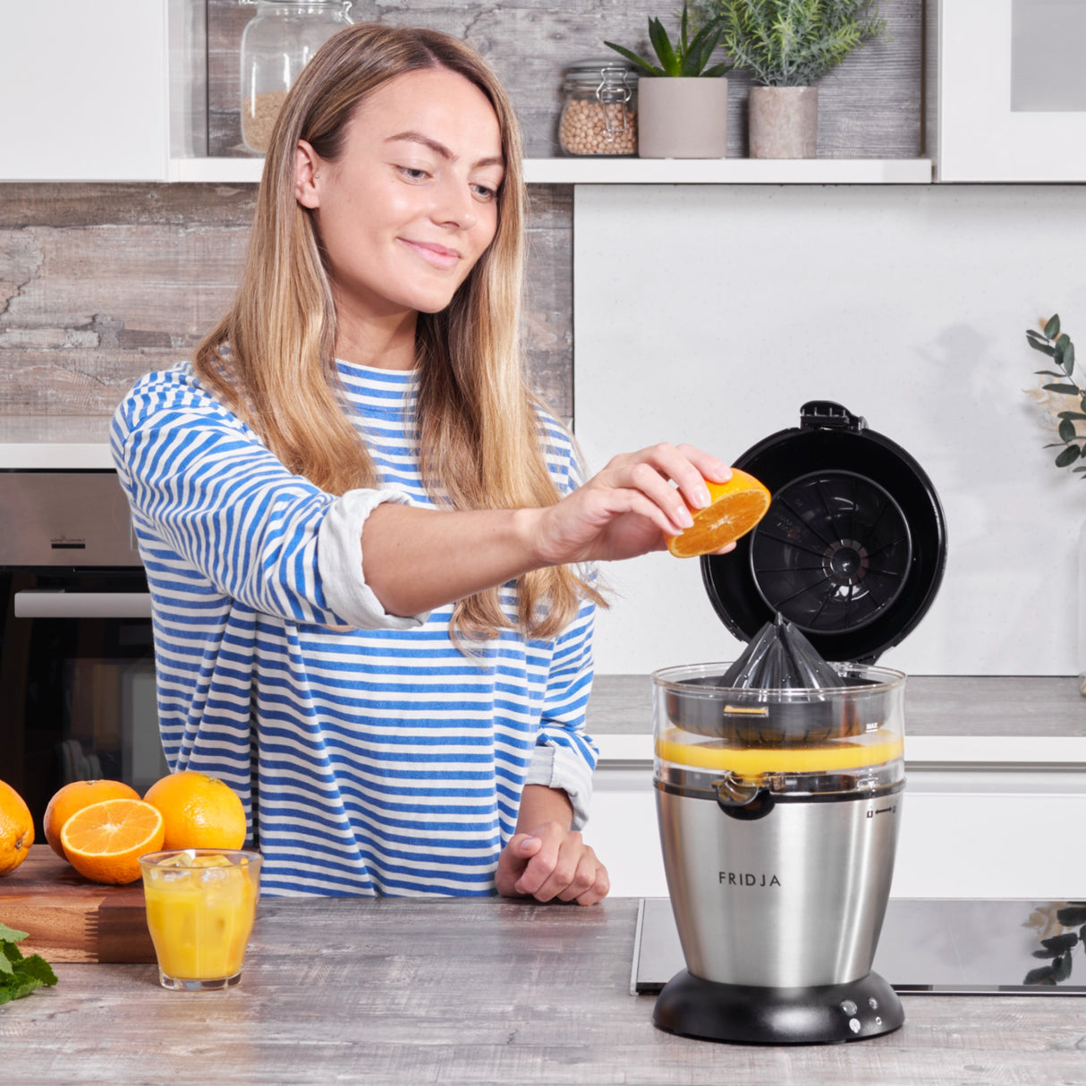 Fridja F900 Automatic Citrus Juicer