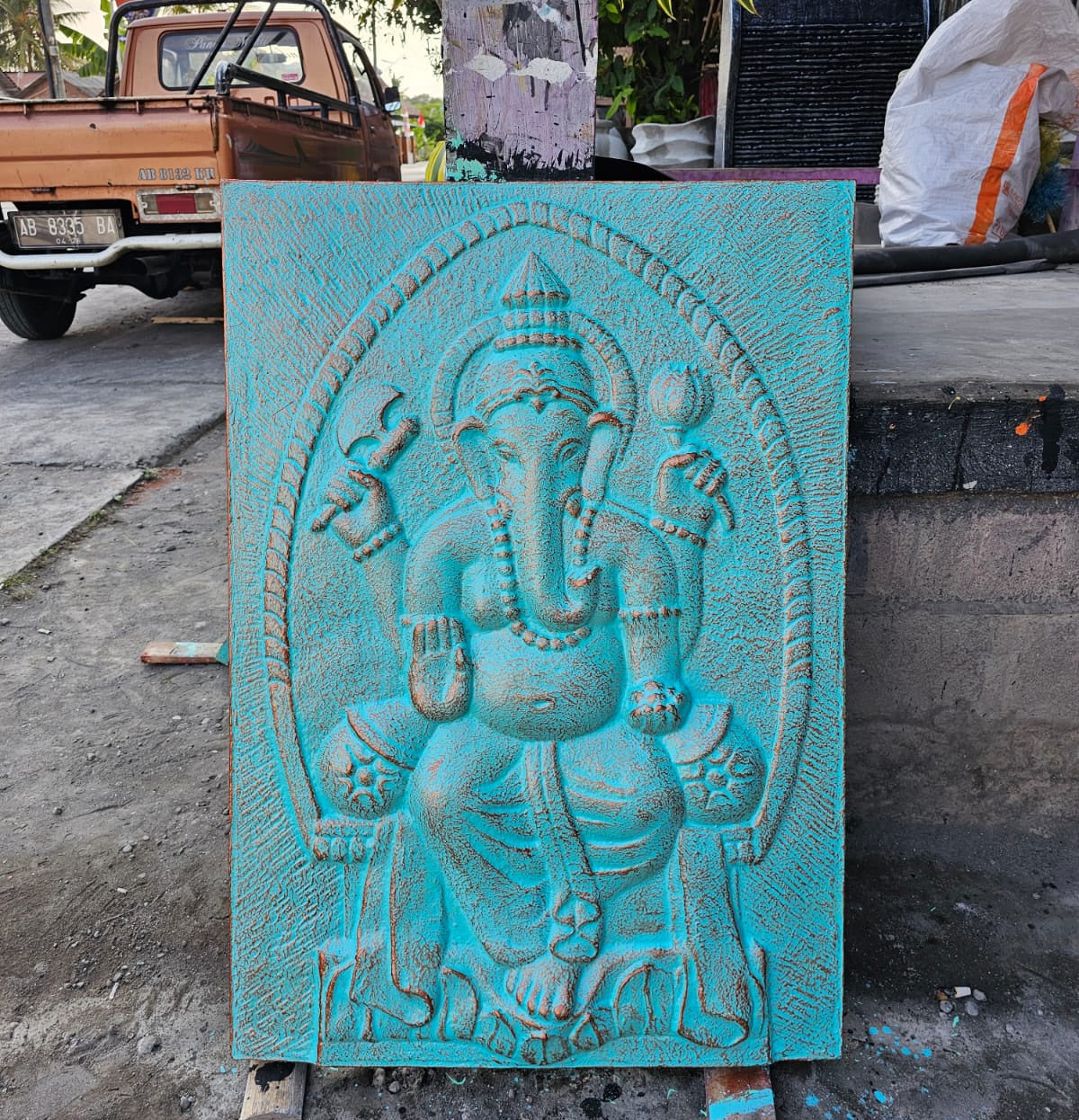 Yorkshire Bonsai Large Ganpati Iron Frame Turquoise Relief - 0.7x1m