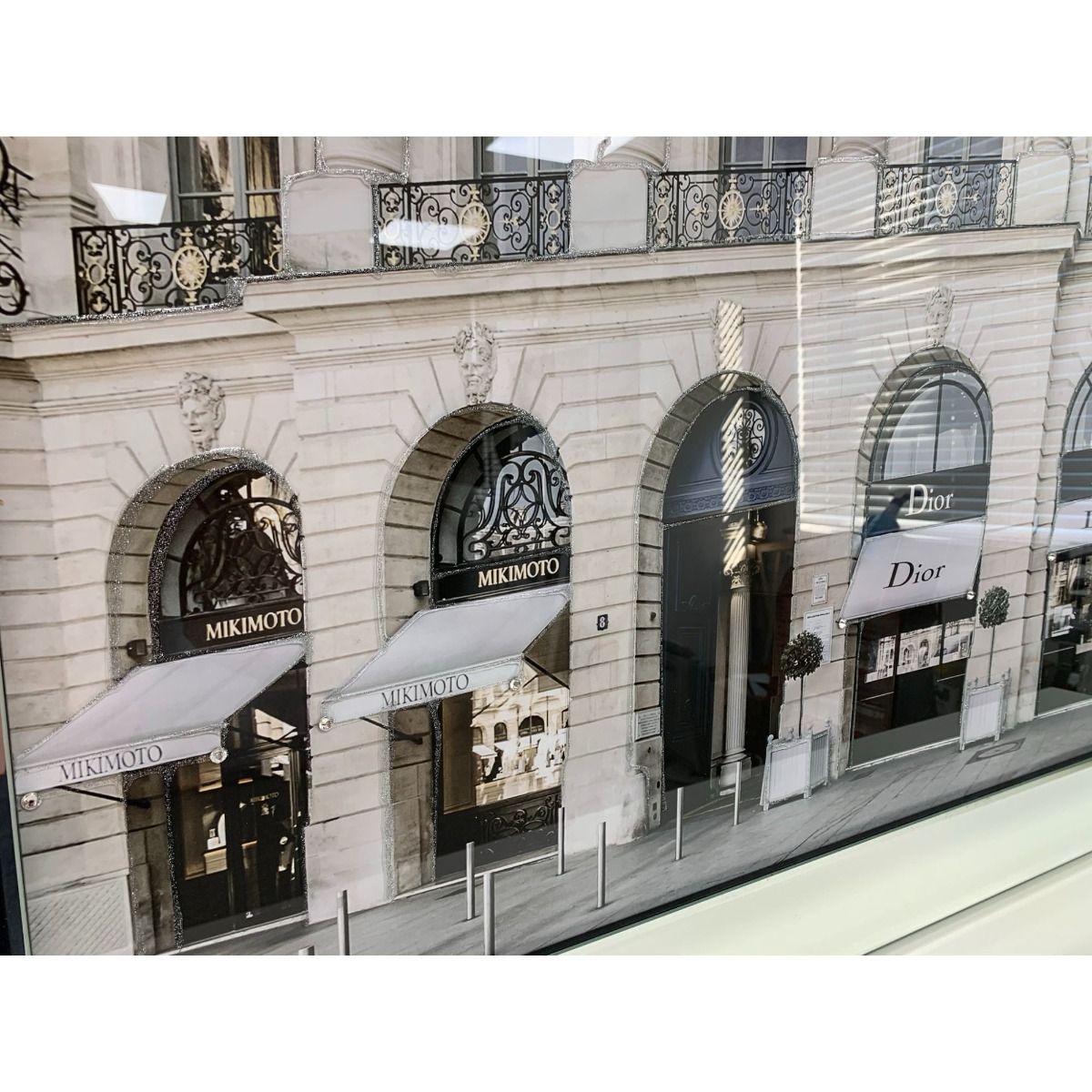 Pagazzi Fashion Store 3 Liquid Art with Mirrored Frame
