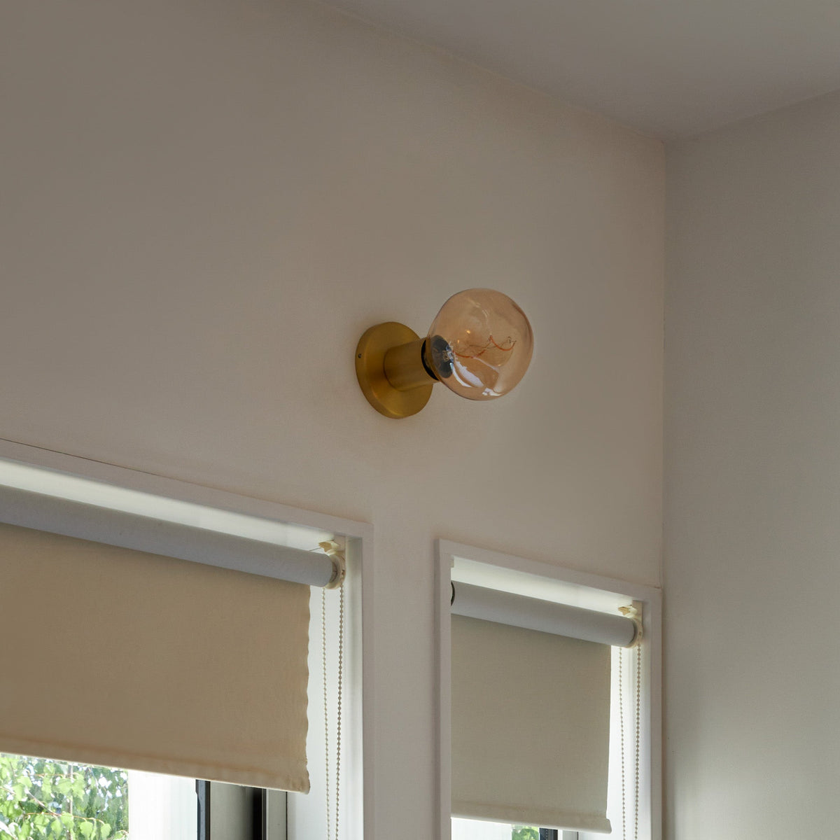 Tala Lochan Wall Light in Brass with Voronoi I