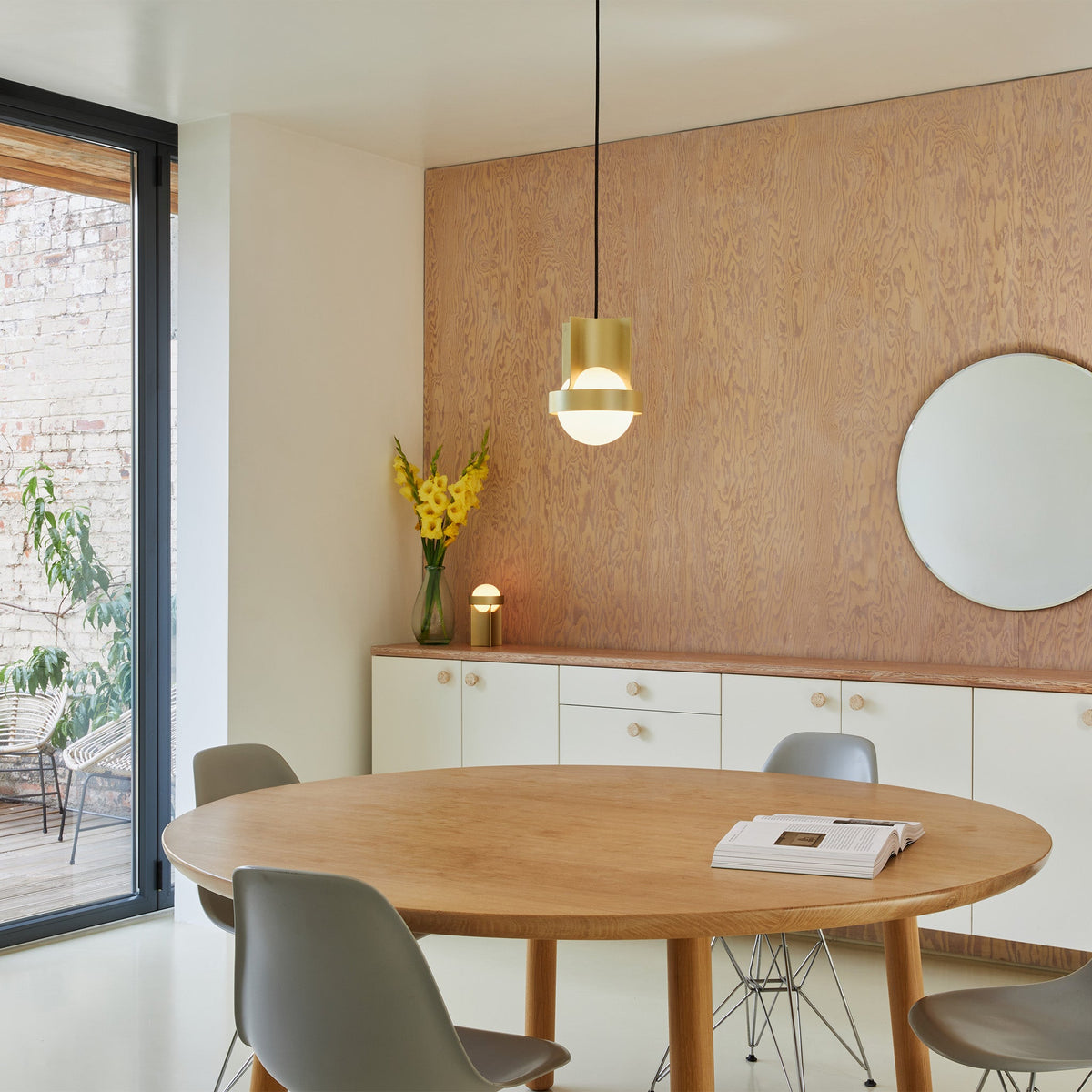 Tala Loop Single Pendant Gold + Sphere IV