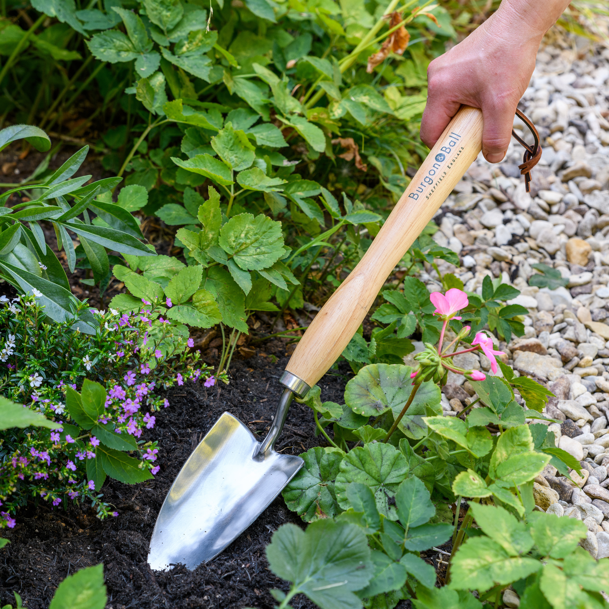 AllotMate Essentials RHS Stainless Steel Mid-Handled Trowel by Burgon & Ball