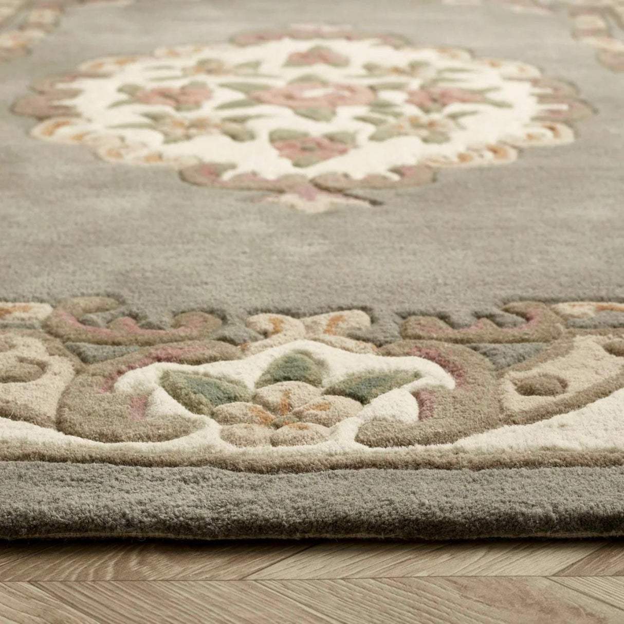Shensi Grey Medallion Rug - 100% pure wool