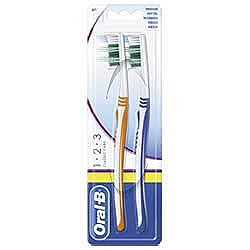 Image - Oral-B 1-2-3 Classic Care Toothbrush, Medium, Pack of 2