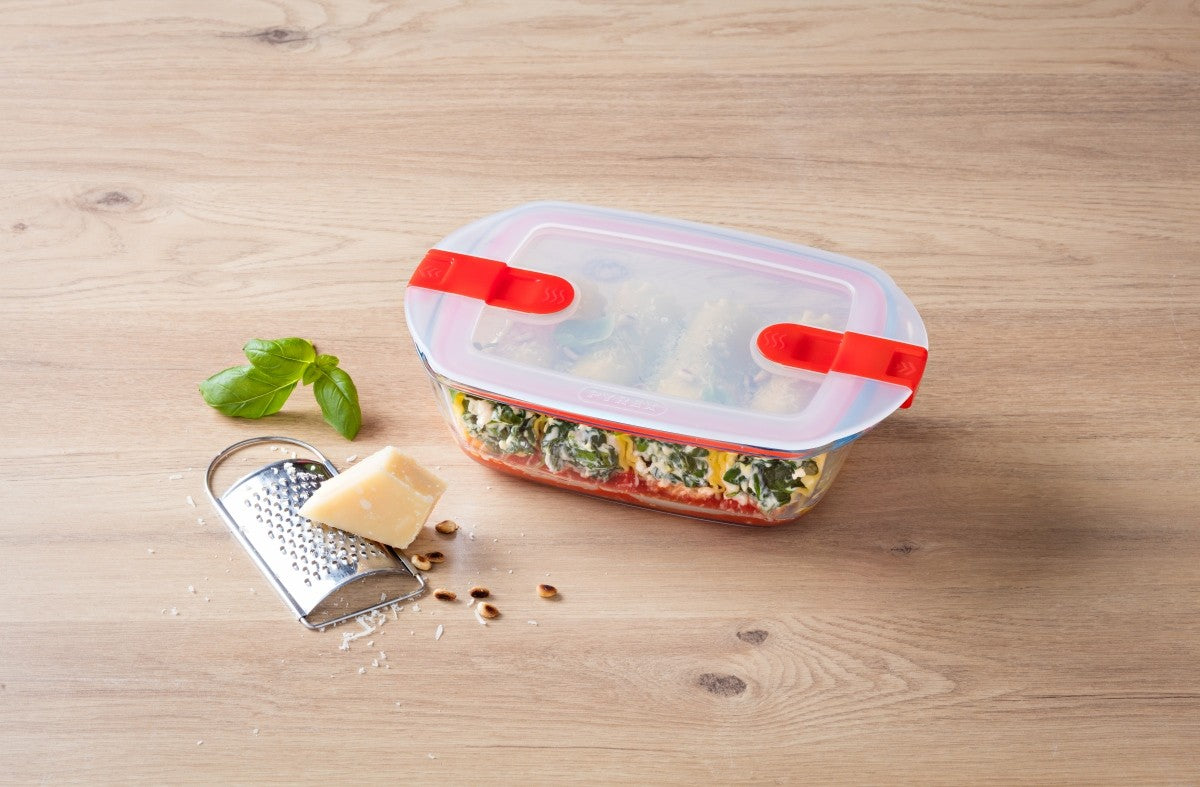 Image - Pyrex Cook & Heat Rectangular Glass Food Container with Patented Microwave Safe Lid, 23x15x6cm