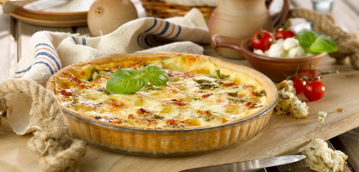 Image - Pyrex Classic Bake & Enjoy Tray + Pyrex Classic Glass Quiche Flan Dish Bundle