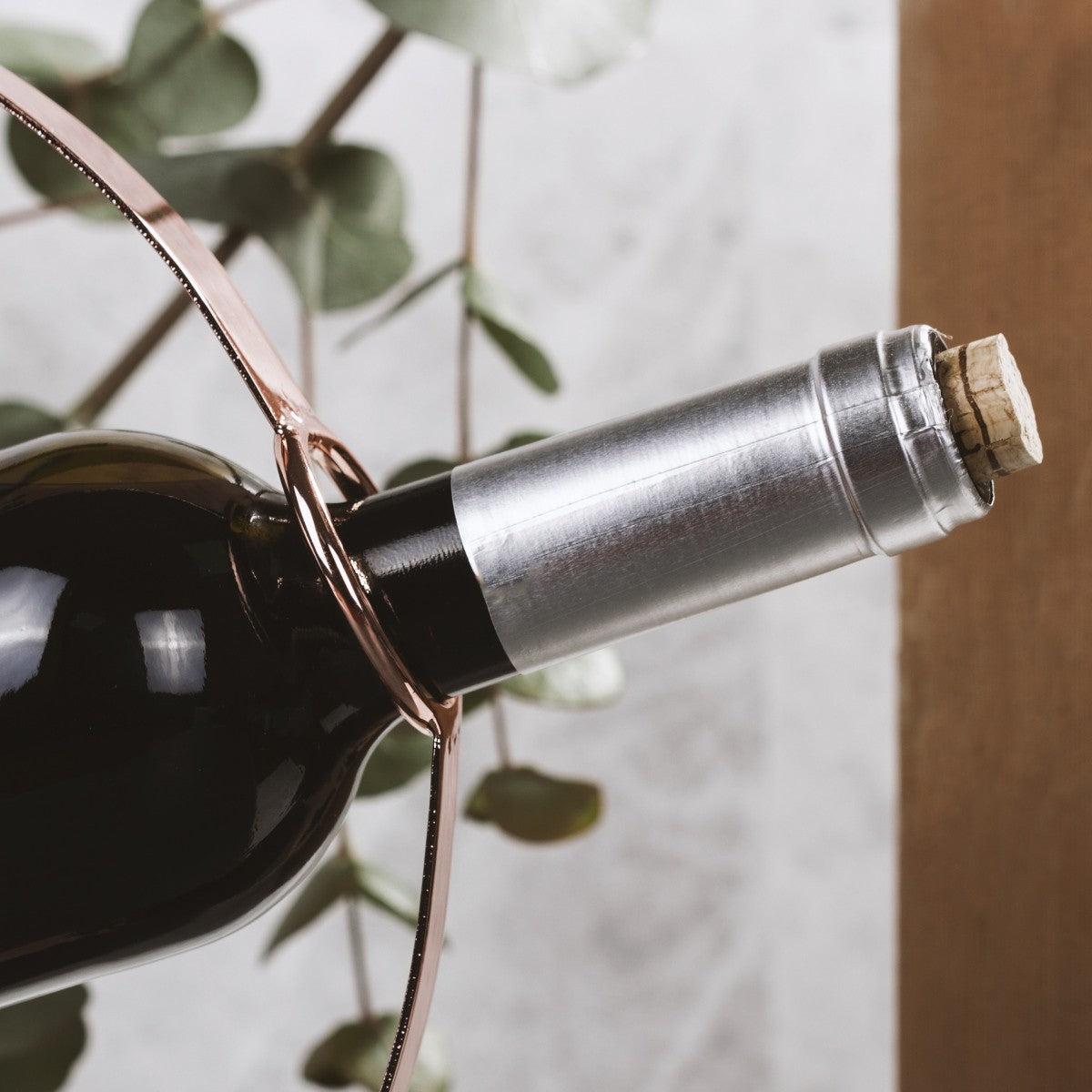 Image - Thumbs Up Soiree Wine Bottle Holder & Pourer