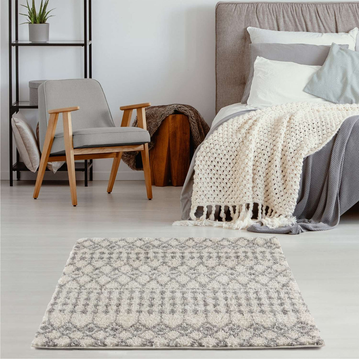 The Rugs Moroccan Ivory Grey Shaggy Rug | 1000
