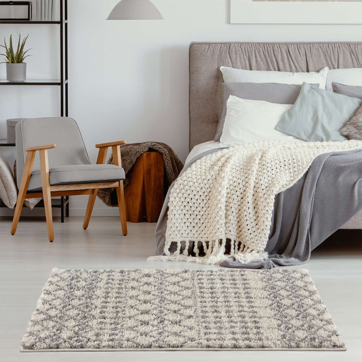 The Rugs Moroccan Ivory Grey Shaggy Rug | 1000