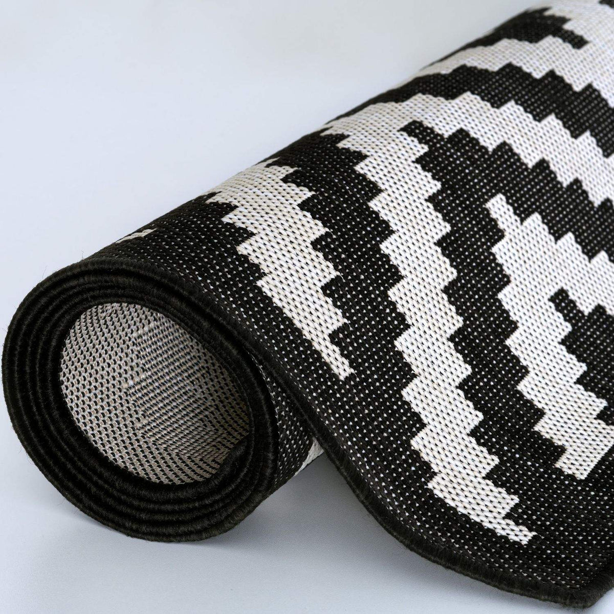 The Rugs Ecology Outdoor Rug Black | 100bl