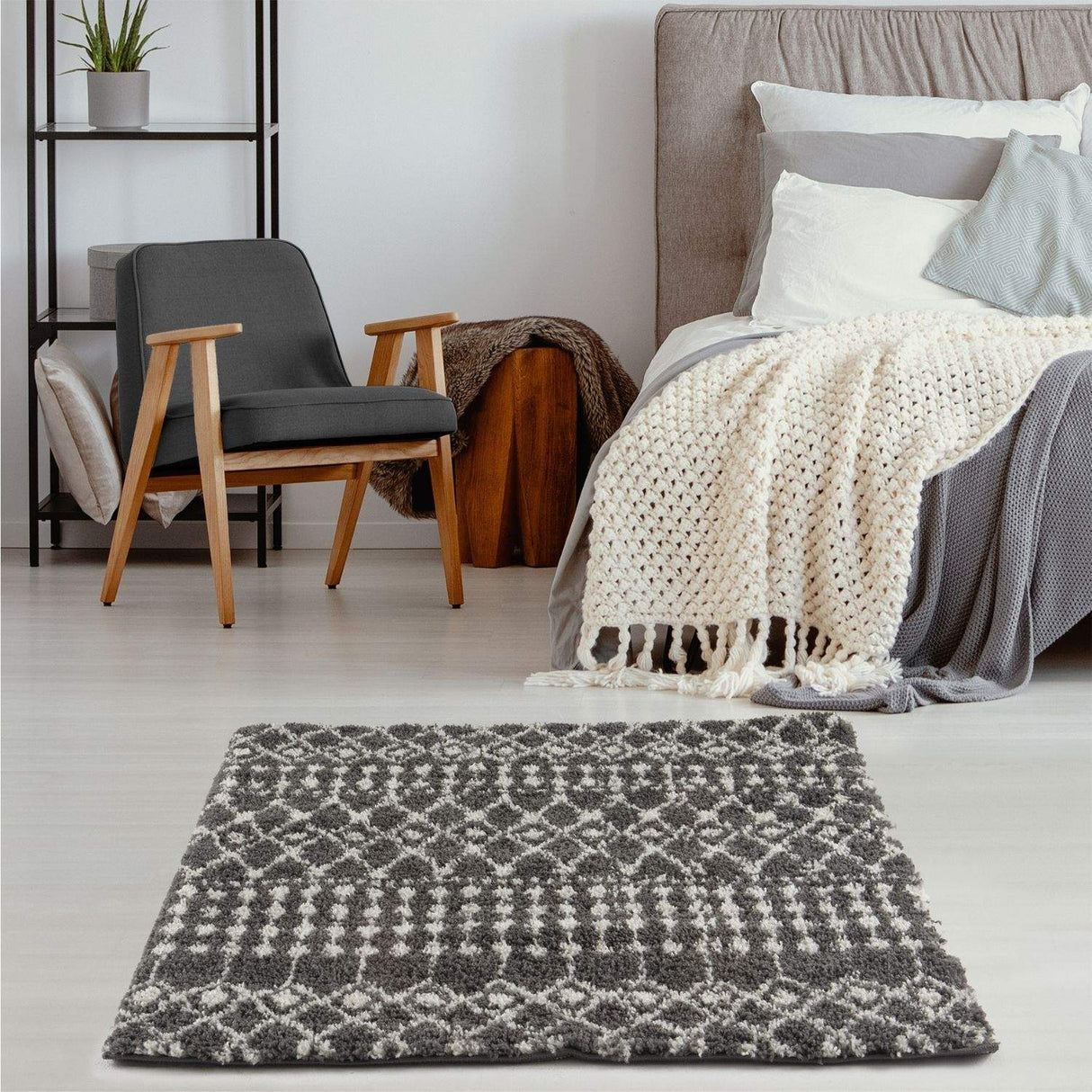 The Rugs Moroccan Dark Grey Shaggy Rug | 1040