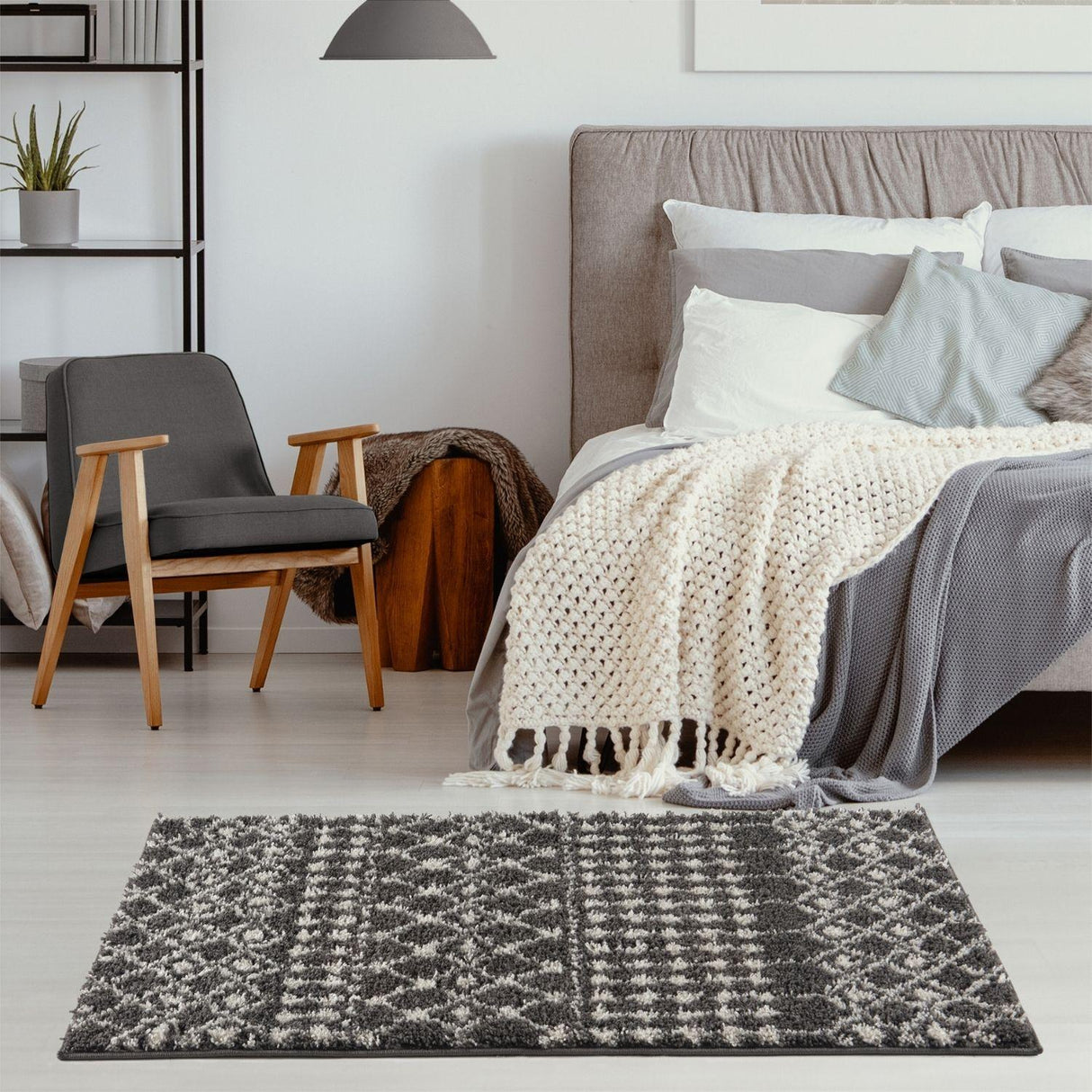 The Rugs Moroccan Dark Grey Shaggy Rug | 1040