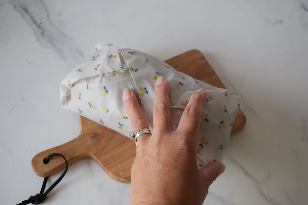Lou-bees Gold Metallic Pears Large Reusable Food Wrap