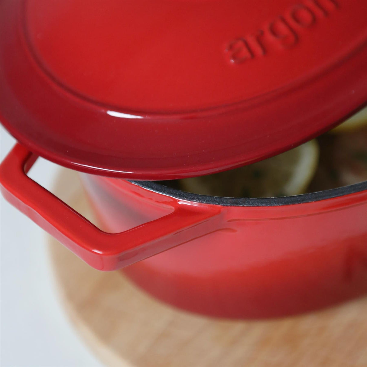 Rinkit Red Ombre Oval Cast Iron Casserole Dish - 4.68L