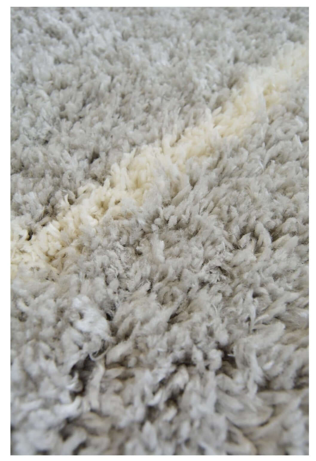 Snug Bubbles Shaggy Rug by The Rugs